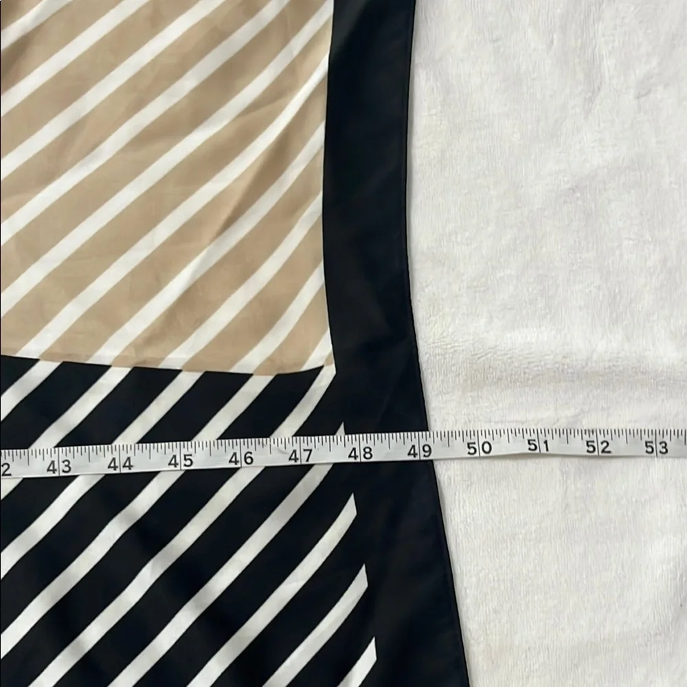 Elegant Striped Scarf with Tassels